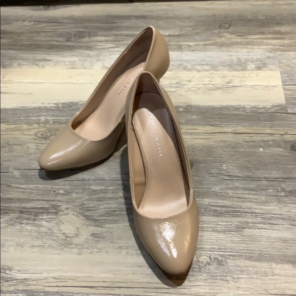 NIB/ NWT Nude Heels